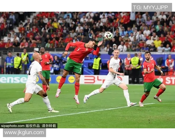 上帝之子究竟是哪个足球明星引发球迷热议与讨论 上帝之子究竟是哪个足球明星引发球迷热议与讨论