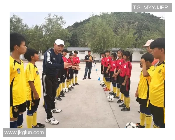 伊利足球明星广告引领健康生活新风尚助力青少年成长与梦想实现