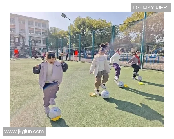 提升足球技巧的趣味挑战足球踢准游戏带你体验精准射门的乐趣与激情 提升足球技巧的趣味挑战足球踢准游戏带你体验精准射门的乐趣与激情